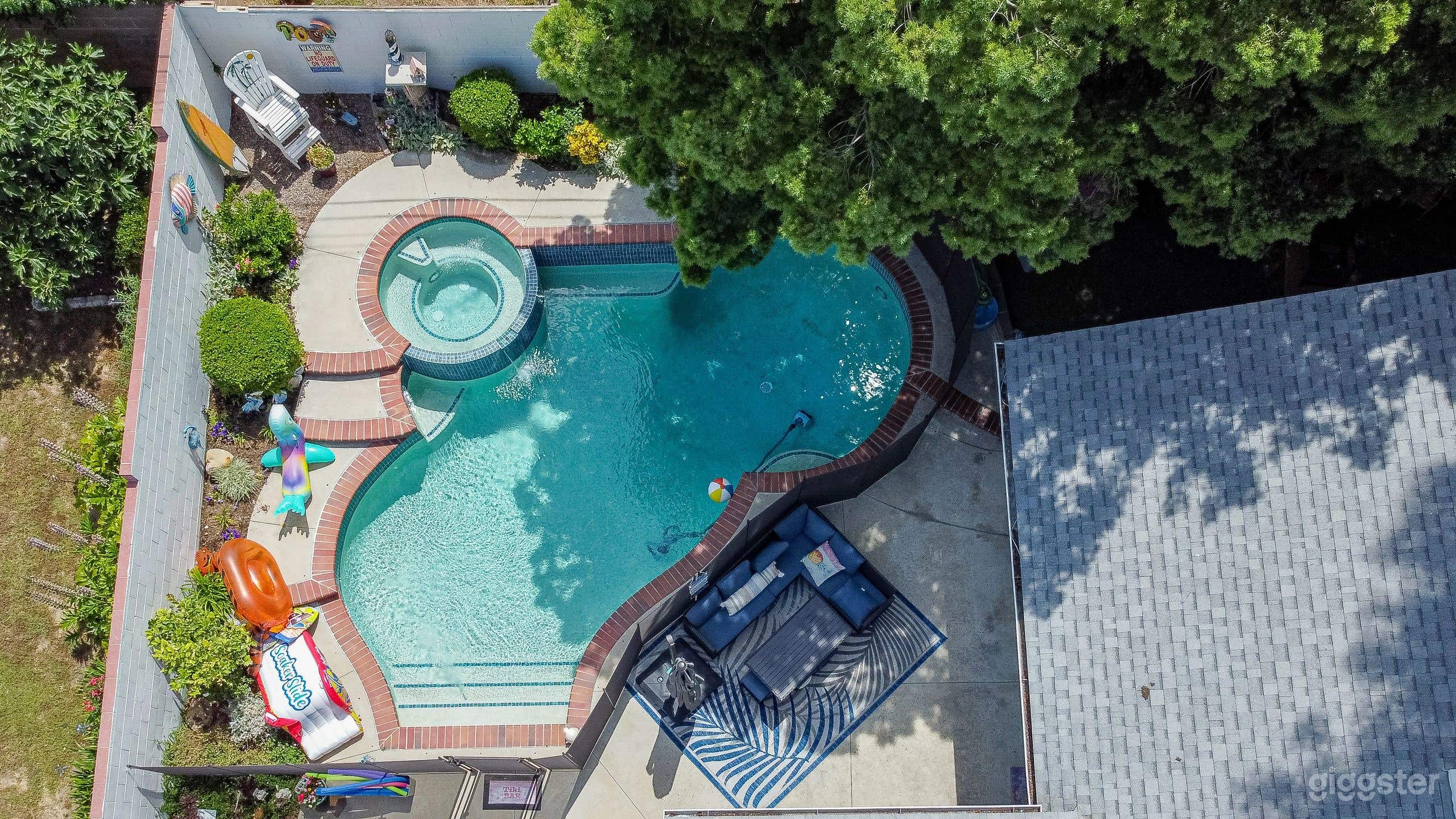 Baby-Blue House Swimming Pool Photo 3