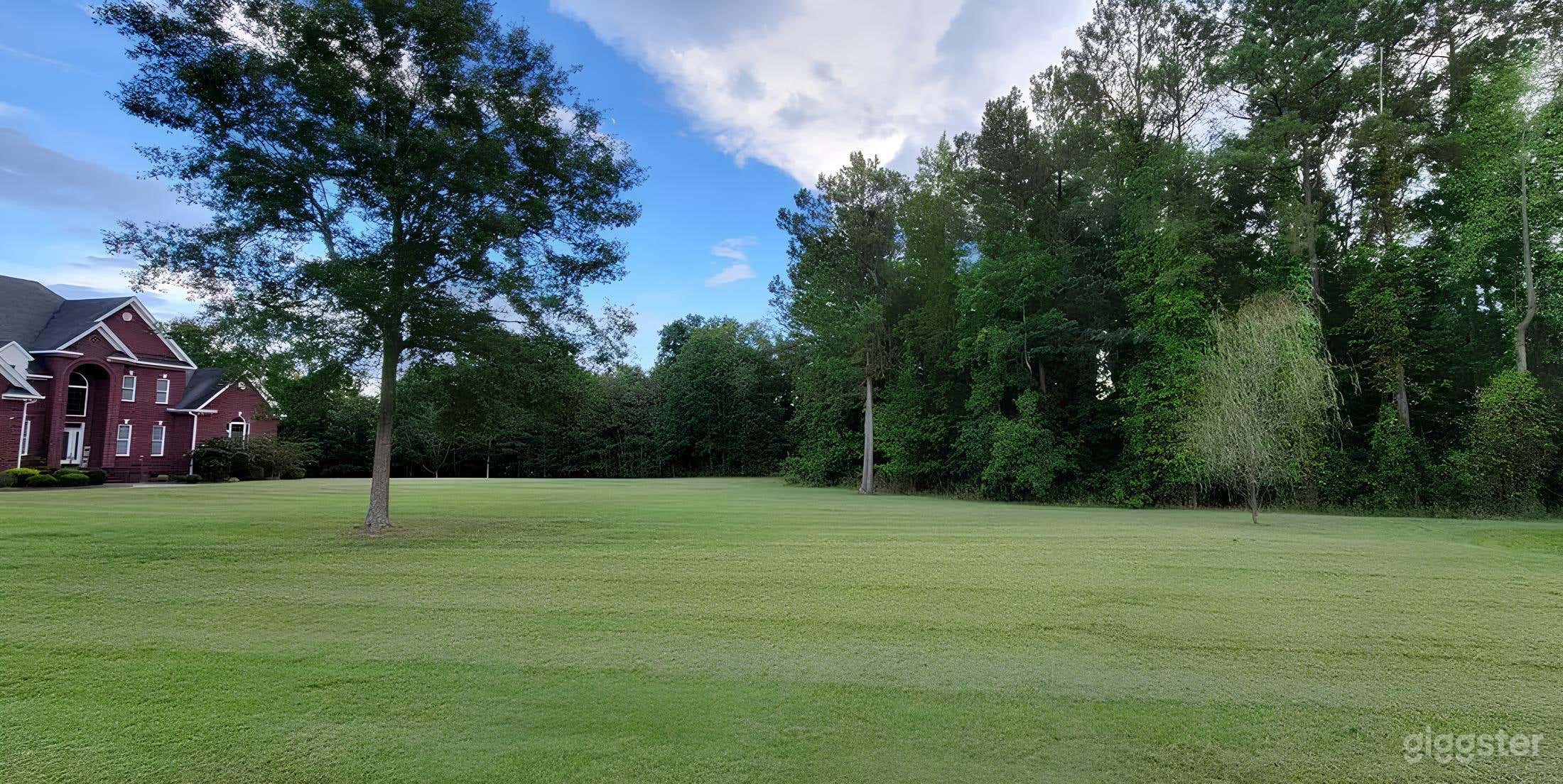 Huge Backyard for Events and Film Production Photo 2