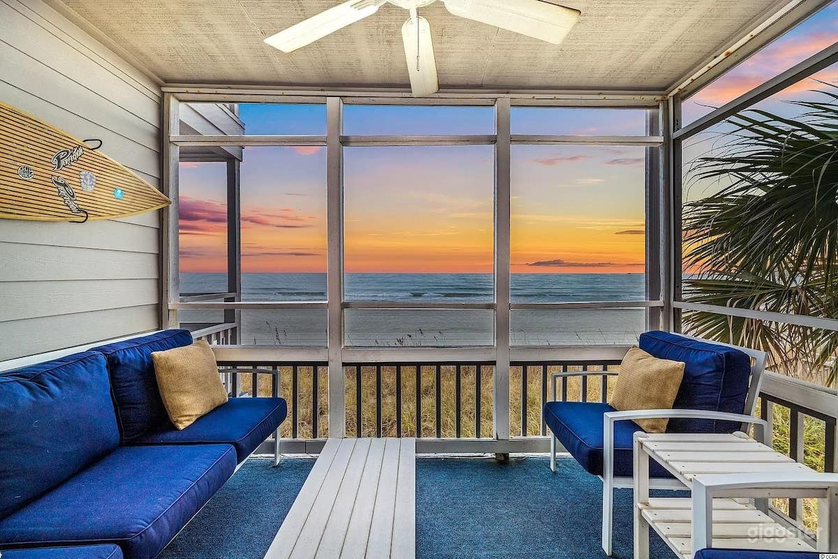 Oceanfront Interior Decorator's Personal Getaway / Year Round Pool &amp; Hot Tub / Restaurant Next Door! Photo 1