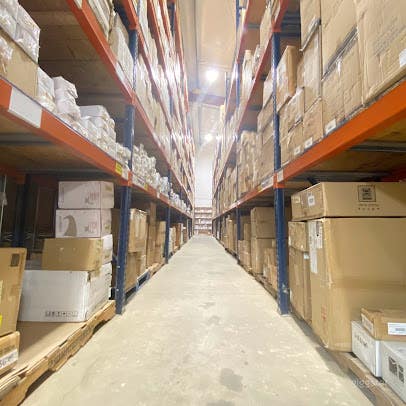 Spacious Warehouse and Parking in Staten Island Photo 1