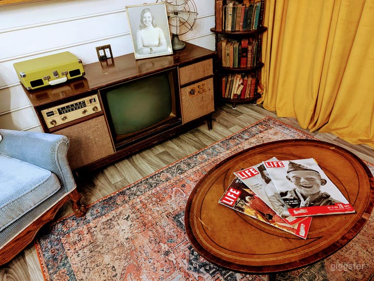 1955 studio home recreation for photo / video set! 
