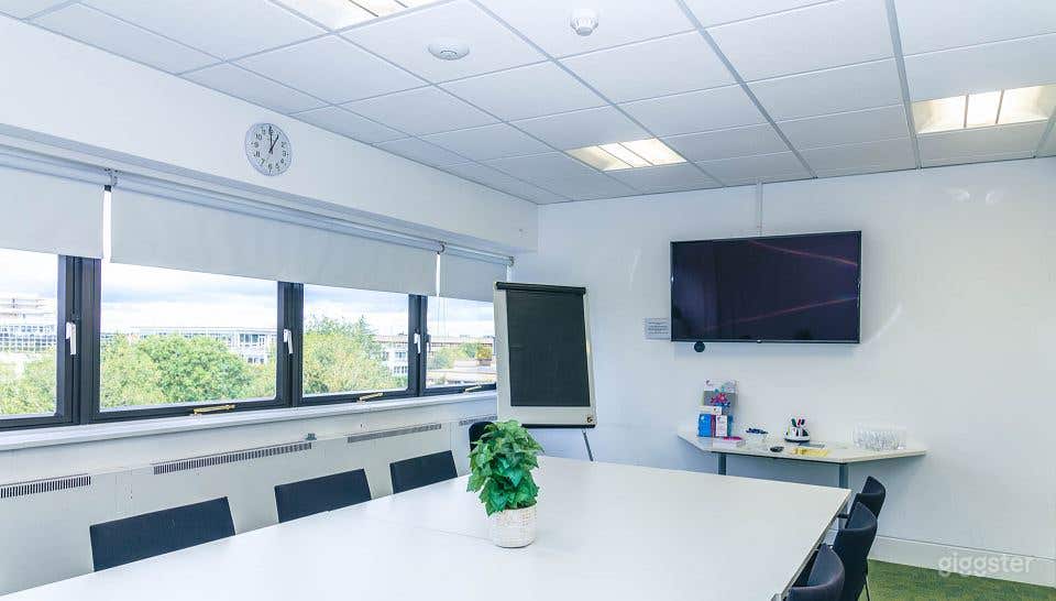 Grafton A Boardroom Good for 10 Persons Photo 3