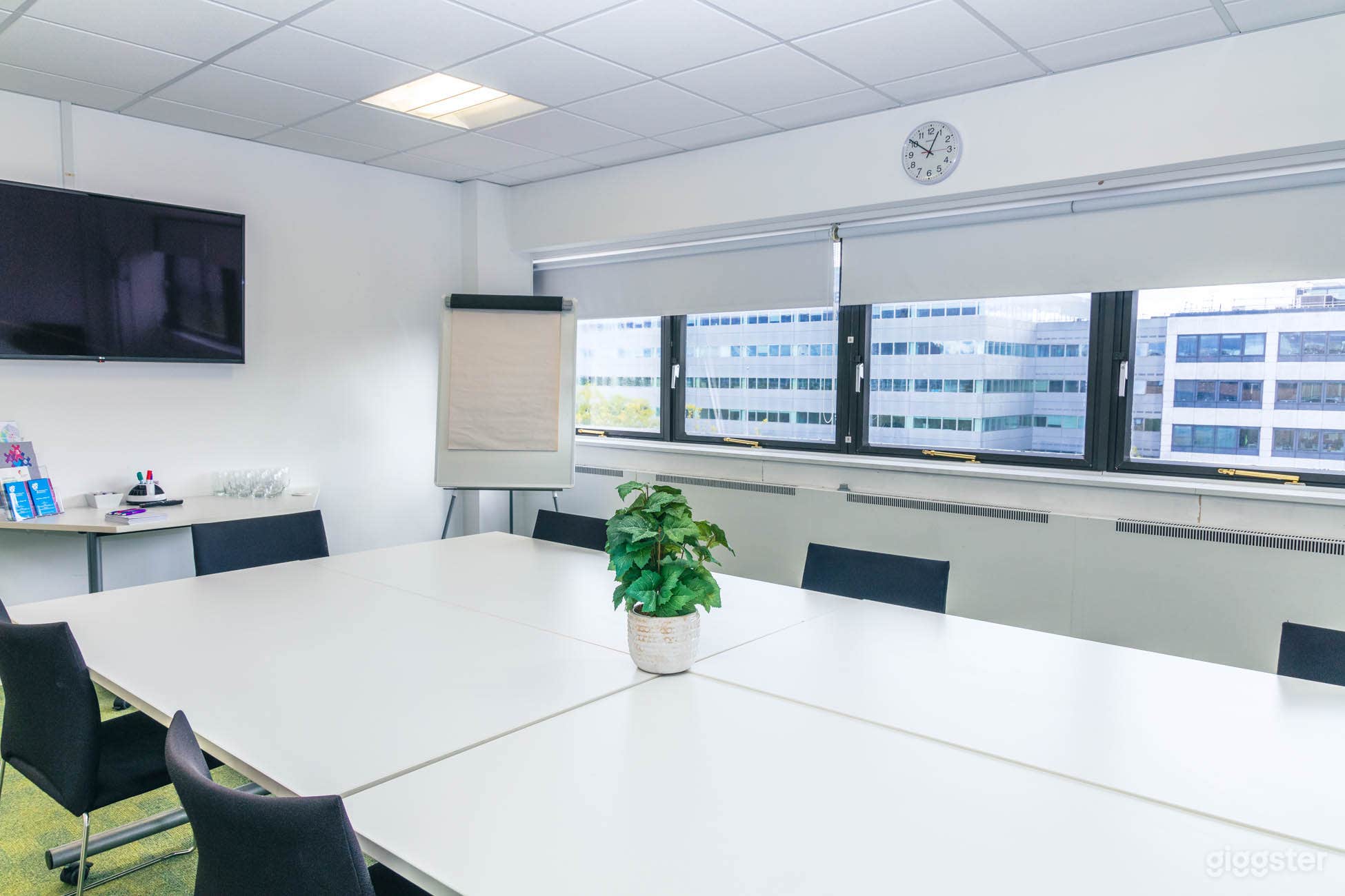 Grafton A Boardroom Good for 10 Persons Photo 2