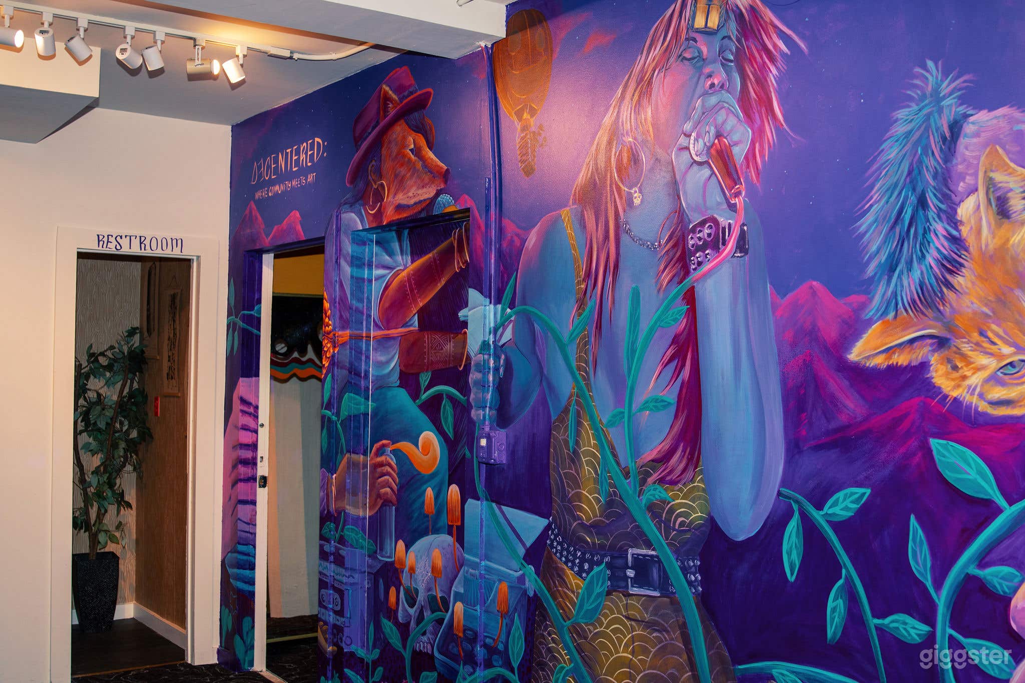 Bright & Flexible SOMA Creative Studio for Shoots Photo 3