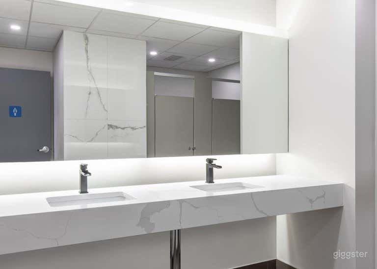  HARBOURFRONT - Suite 521 (Hourly) 