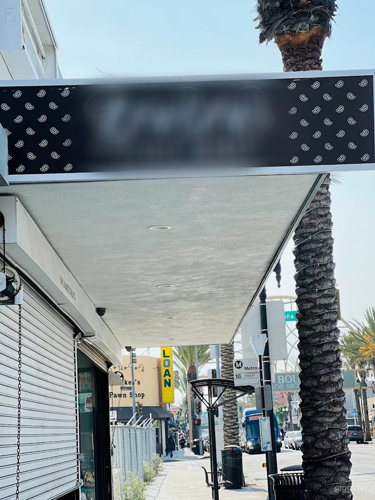 Creative Studio with Mural Walls Photo 4