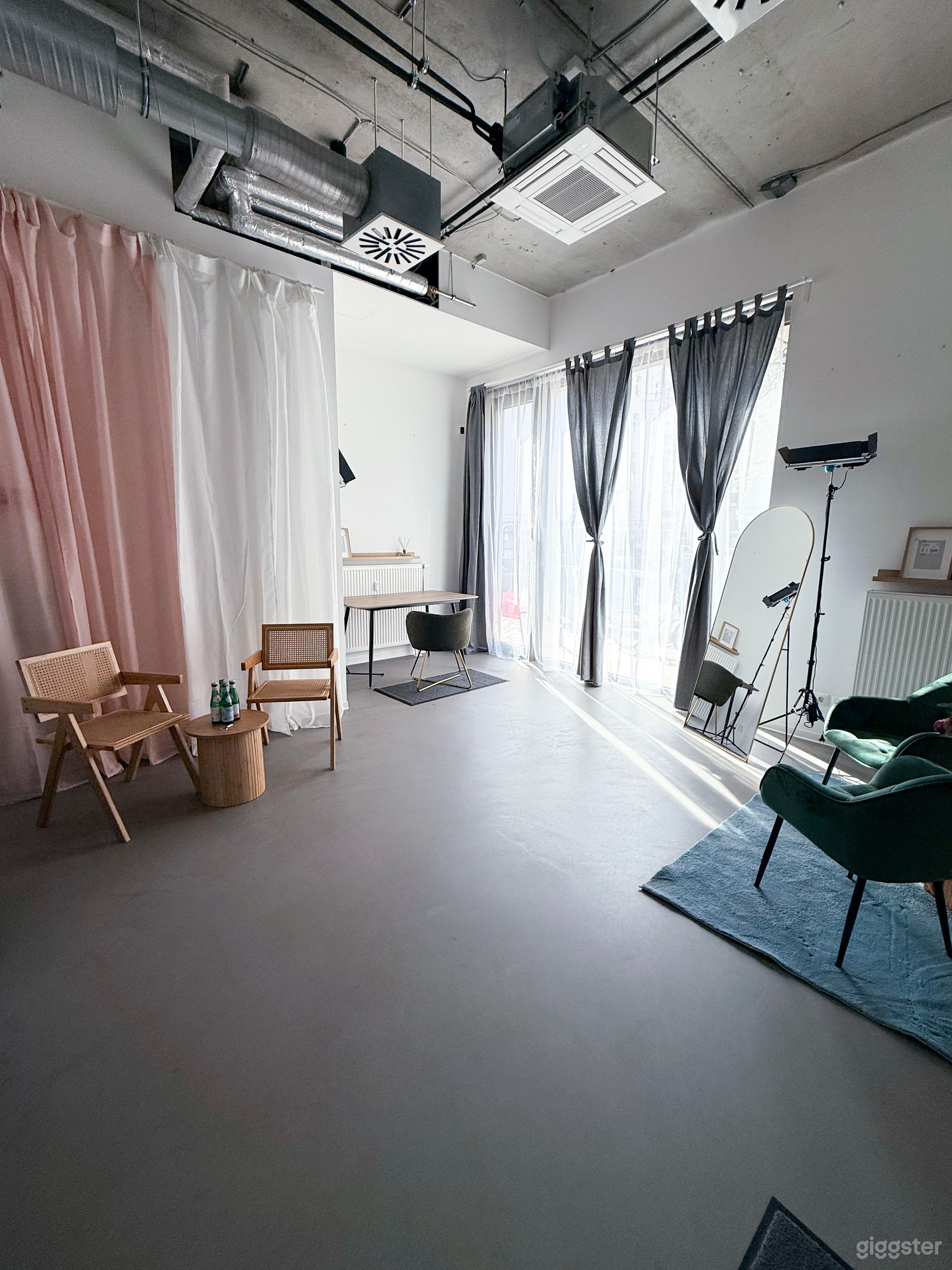 Creative Hub Studio mit Tageslicht Foto 1