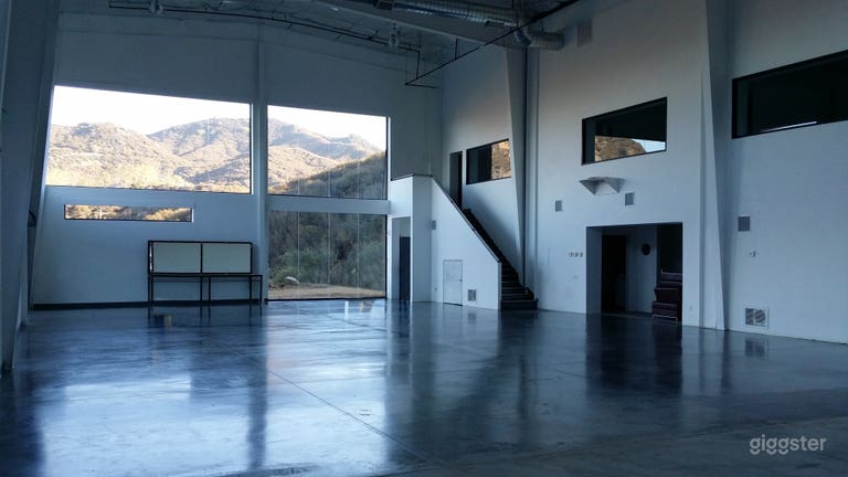  Daylight lit shooting space 