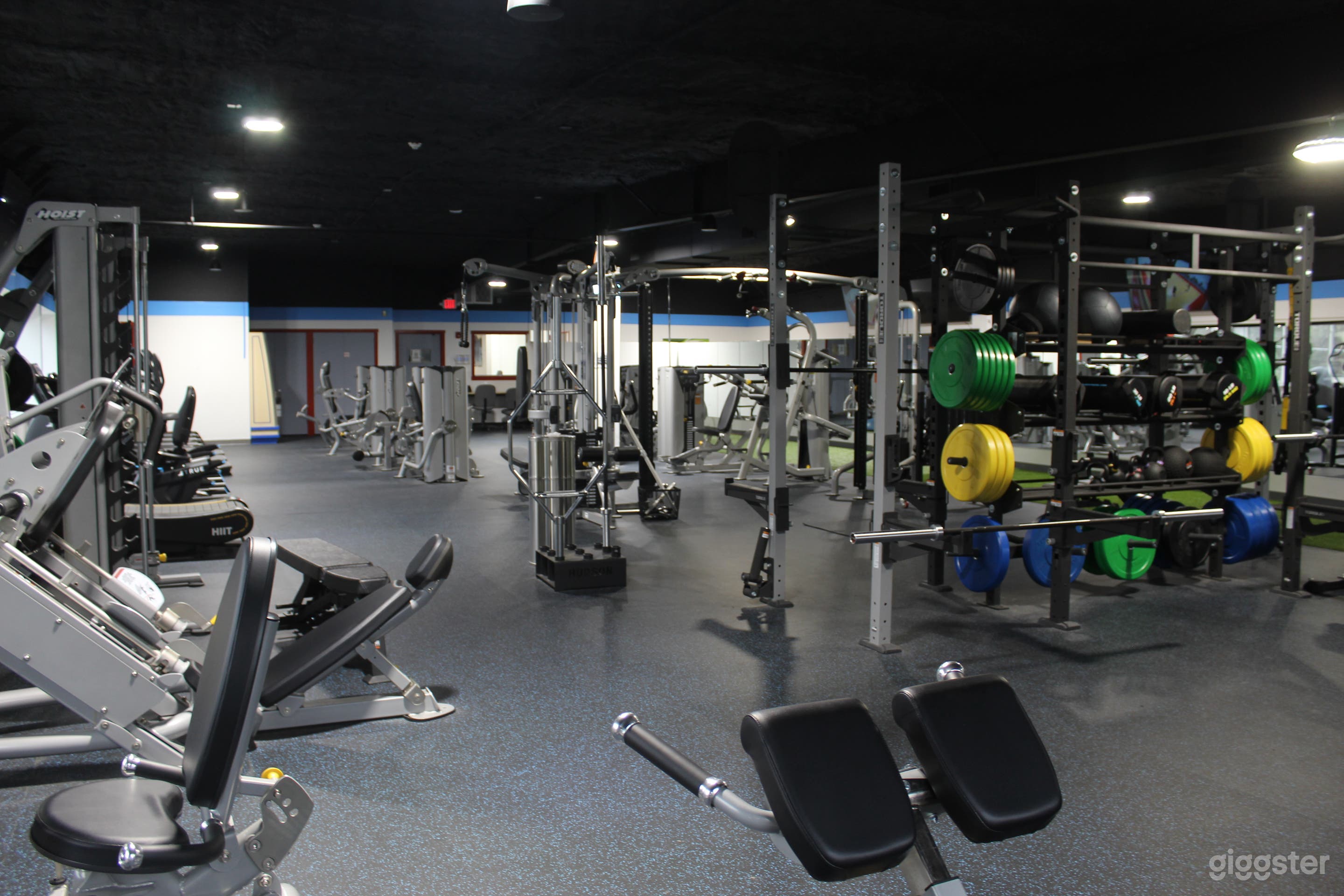 Modern Fitness Center | Gym &amp; Training Studio Photo 1