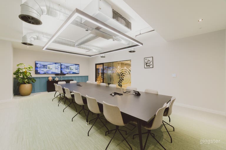  Spacious and Big Meeting Room 