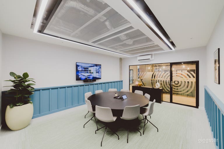  Spacious and Big Meeting Room 