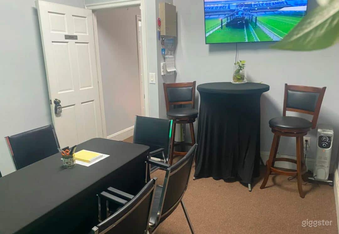 Small Meeting/Training Room for 6 Photo 2