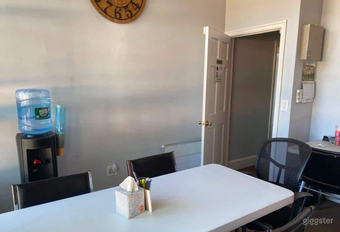 Small Meeting/Training Room for 6 Photo 4