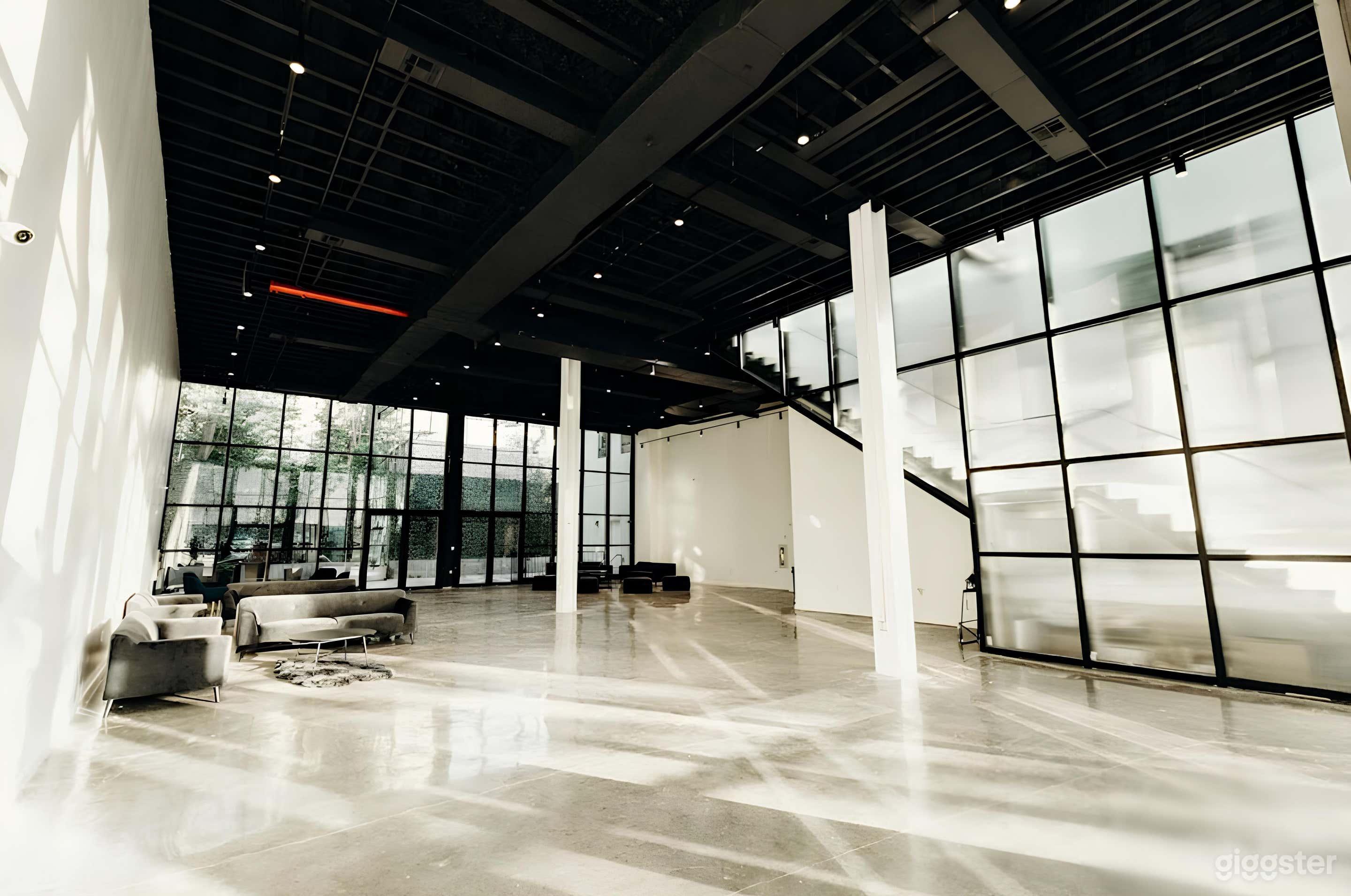 Stunning Versatile Event Venue with High Ceilings Photo 1