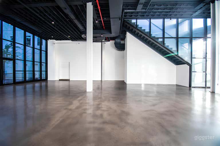  Stunning Versatile Event Venue with High Ceilings 