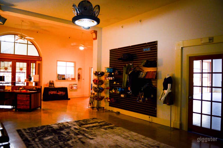  Lobby Space 