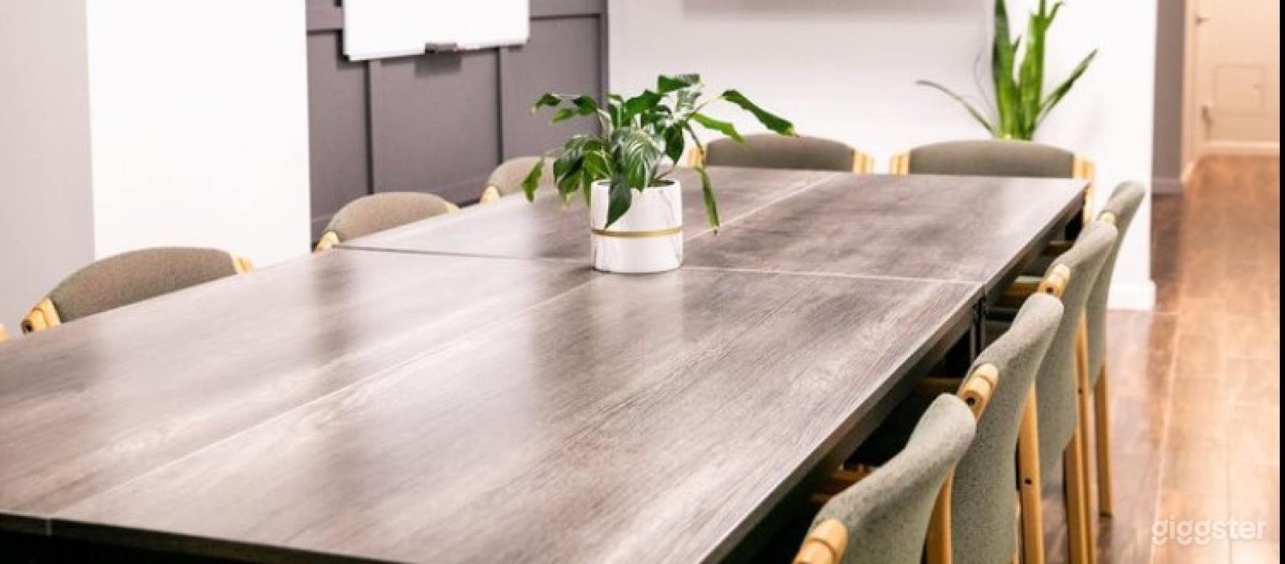 Remodeled Conference Room For 20 People Photo 2