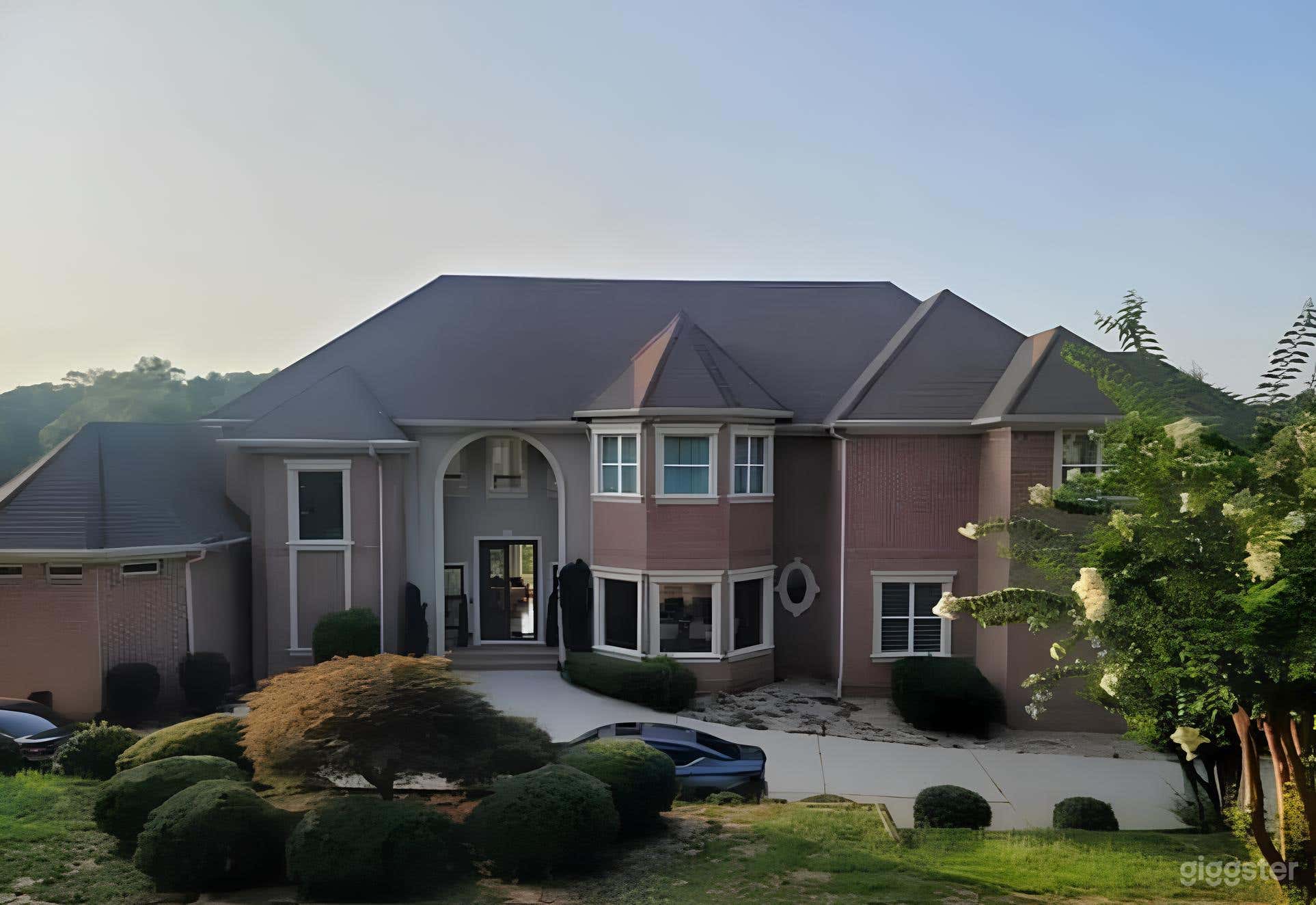 Luxury Living in Stone Crest Photo 2