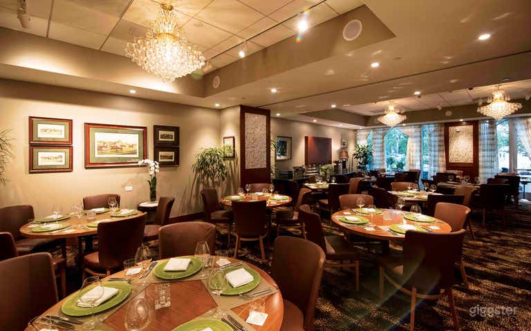 Maharaja Dining Room with Large Flat Screen & Patio Access in Houston 