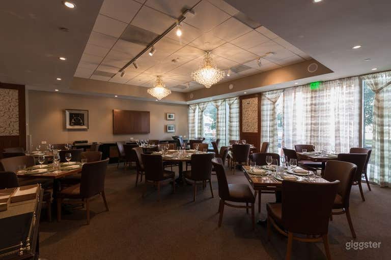  Maharaja Dining Room with Large Flat Screen & Patio Access in Houston 