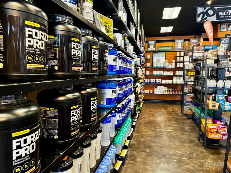  Customizable Retail Space 