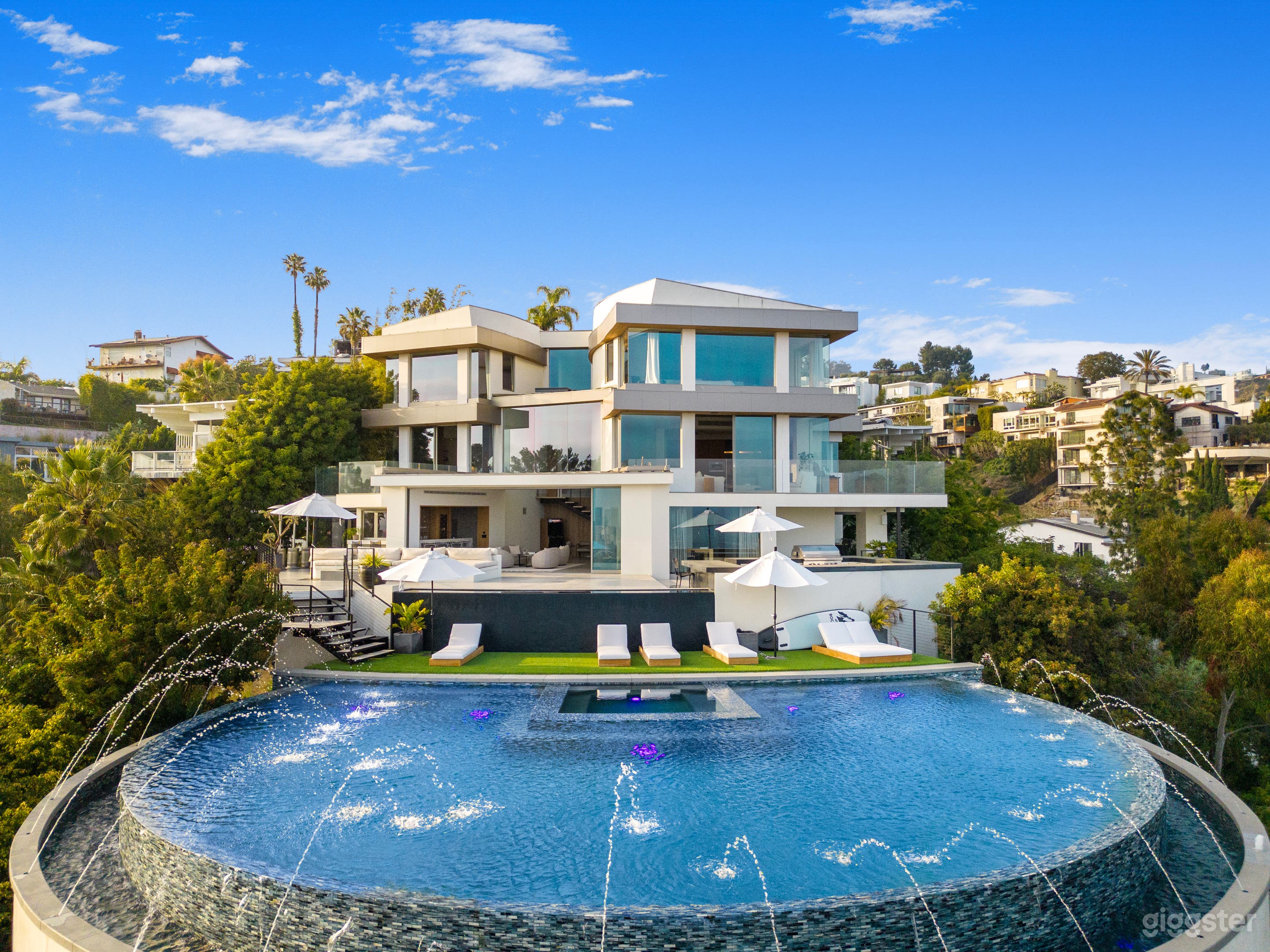 SIERRA ESTATE A MODERN HILLSIDE ESCAPE Photo 2