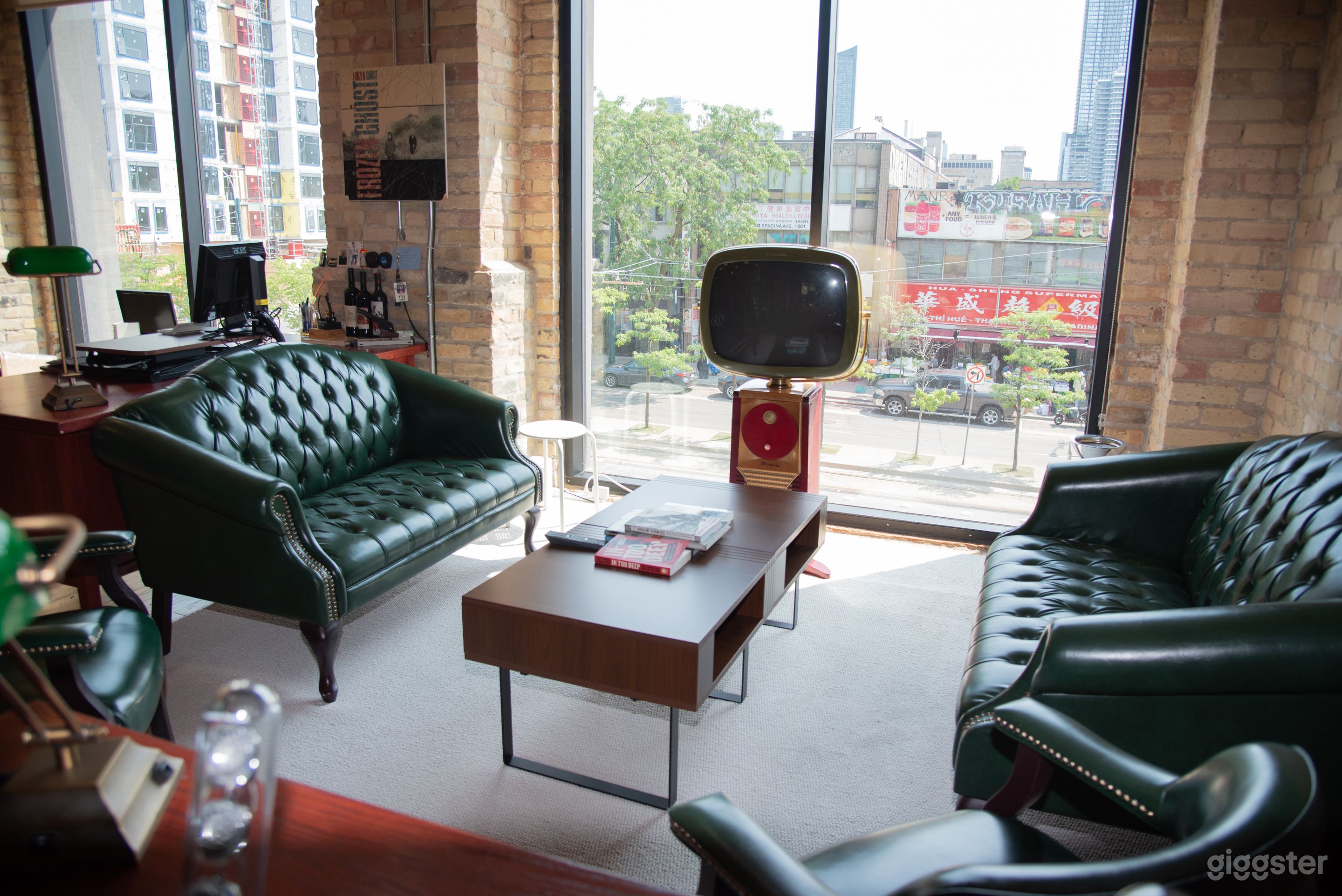 Downtown Photo Location-Music Label Office Photo 4