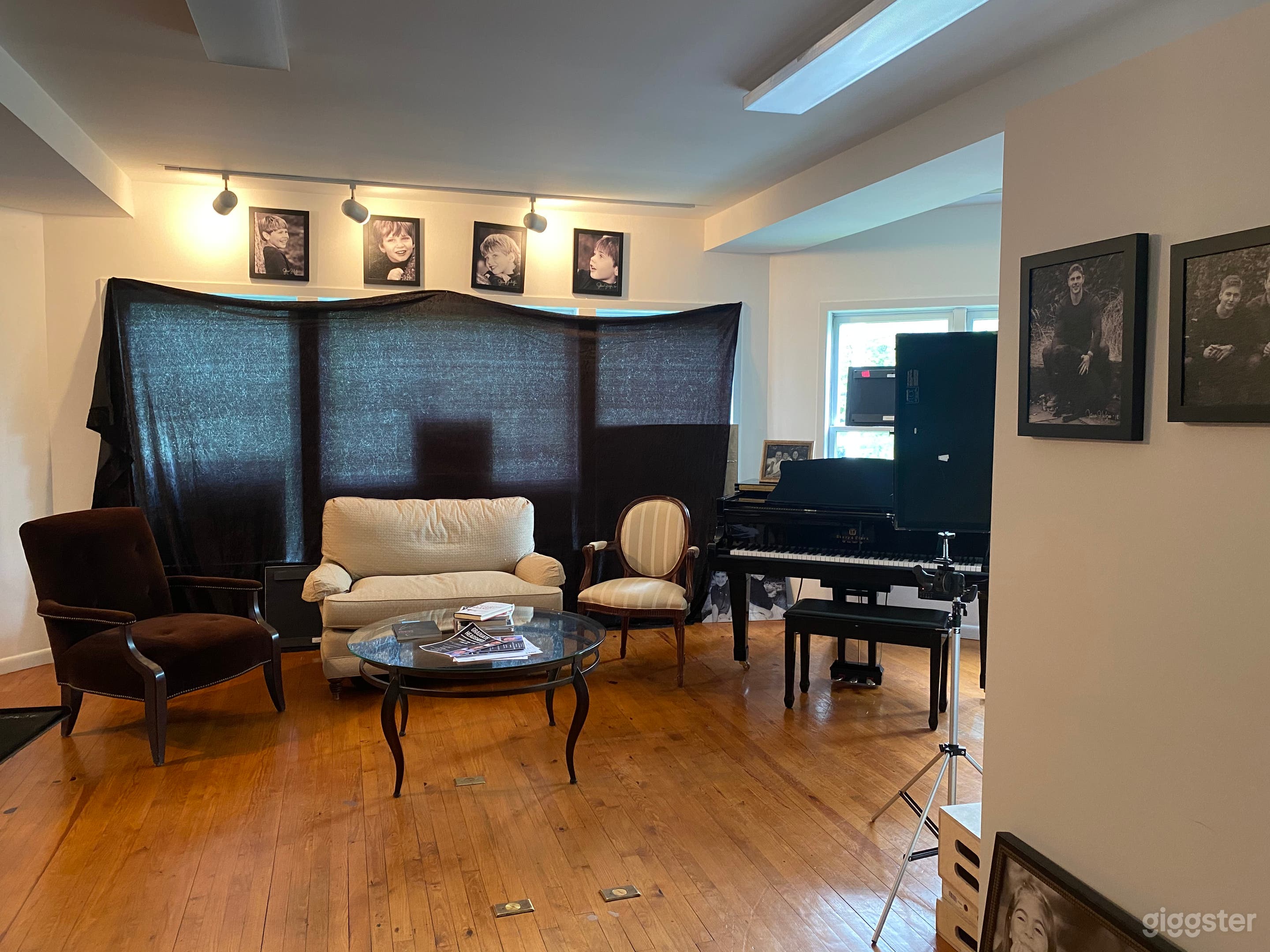 Roomy Photo Studio in Westchester Photo 1