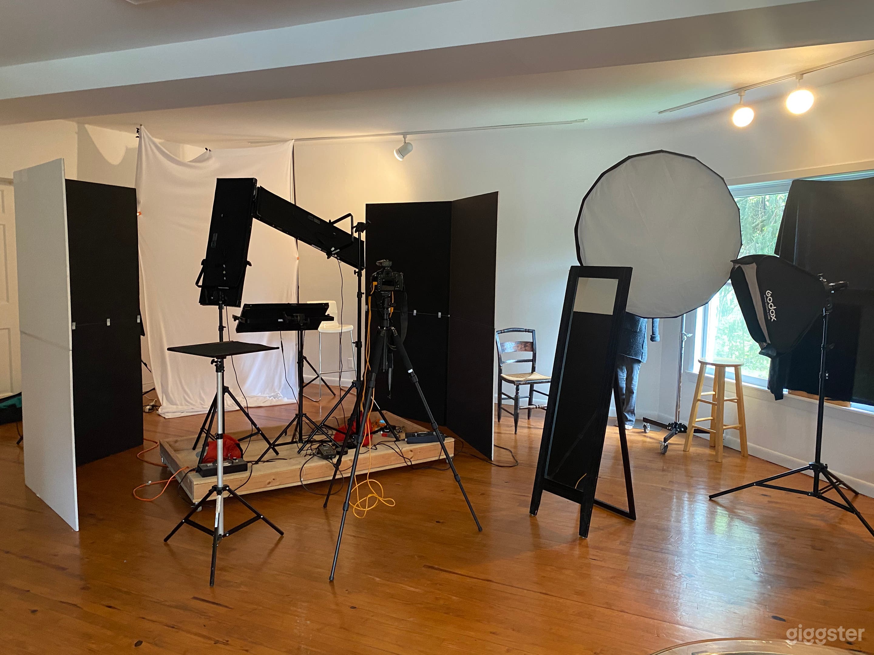 Roomy Photo Studio in Westchester Photo 4