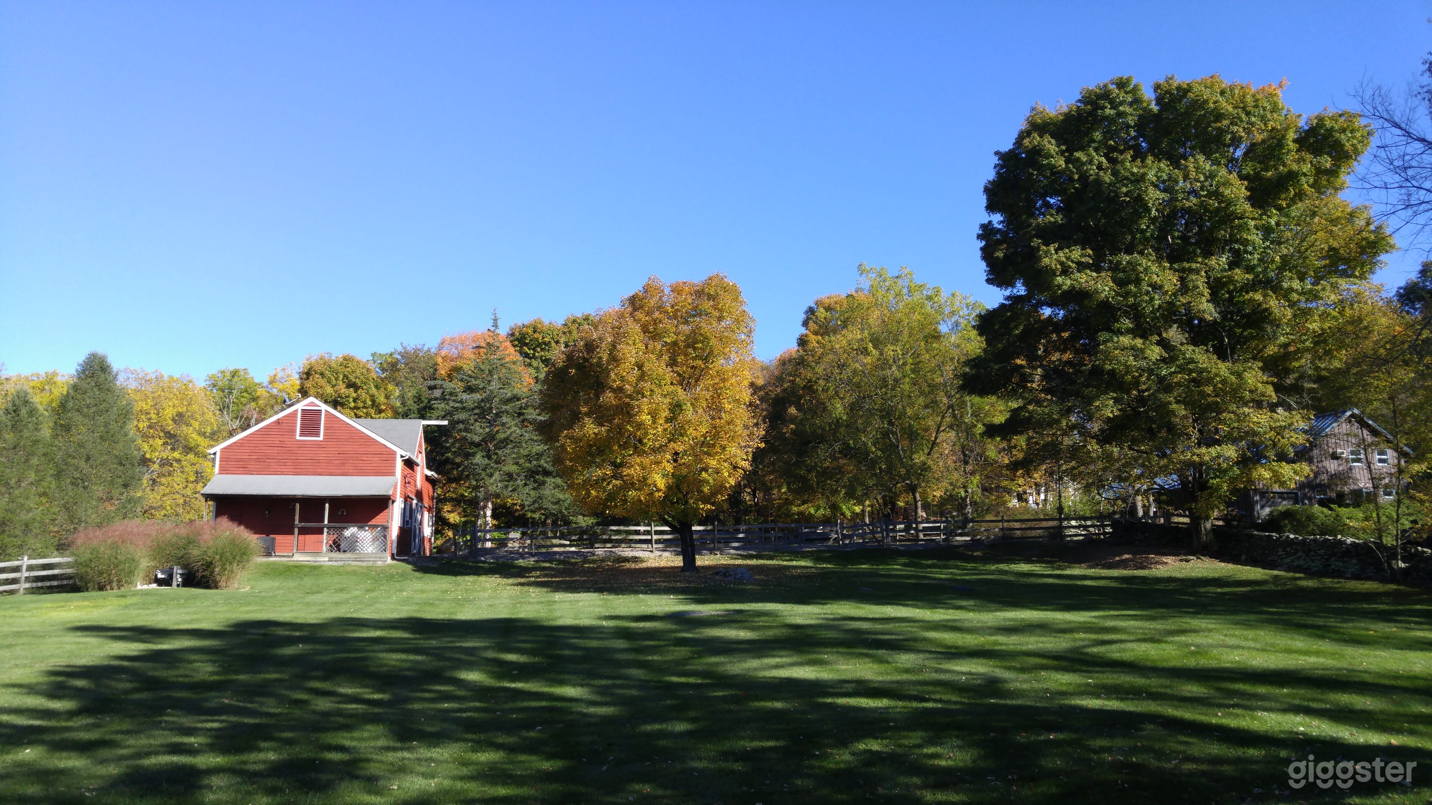  Magical Converted Barns, Pool , Estate Setting  Photo 1