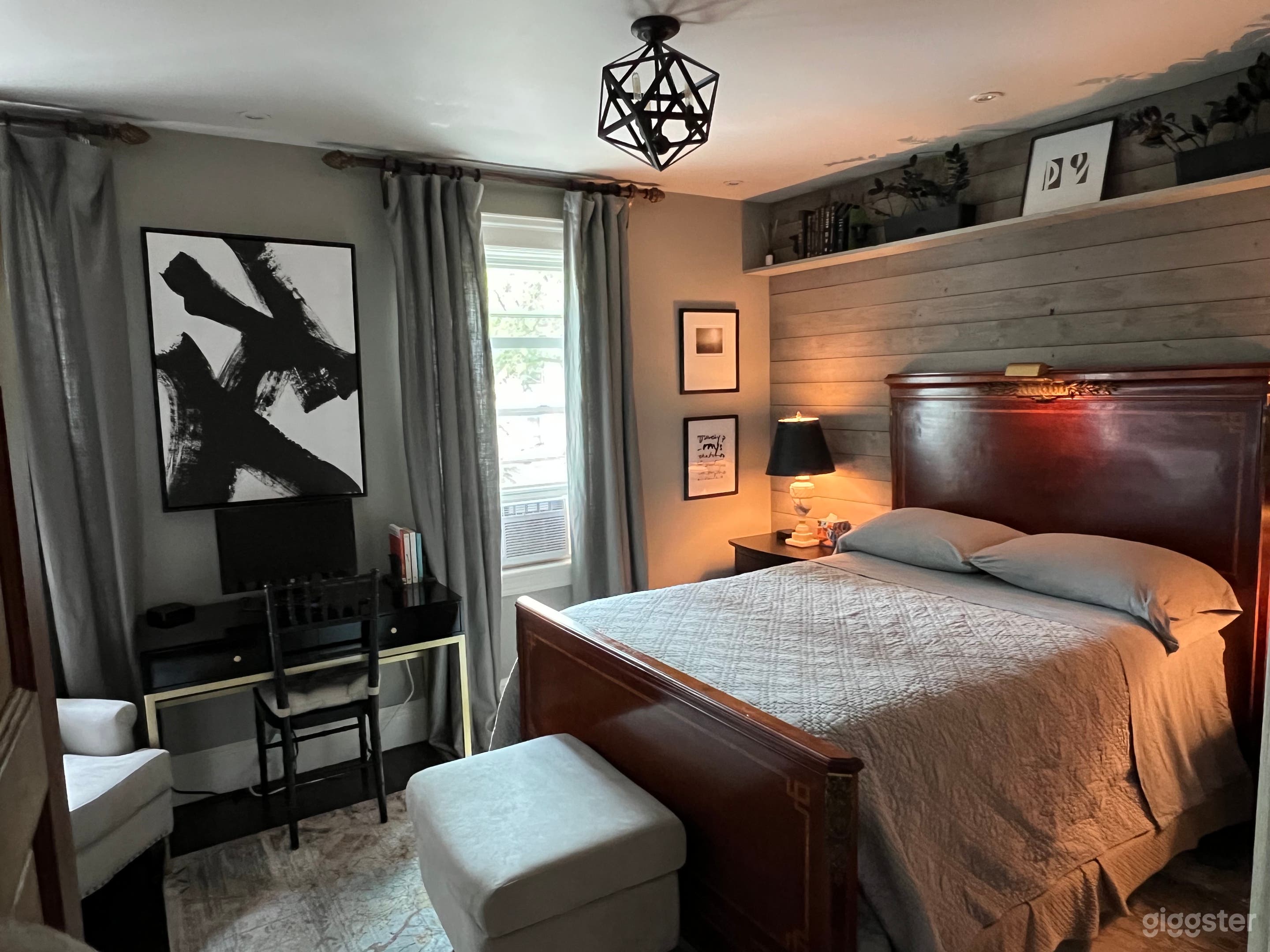 NJ Century Old Charming Craftsman Home close to NYC Photo 2