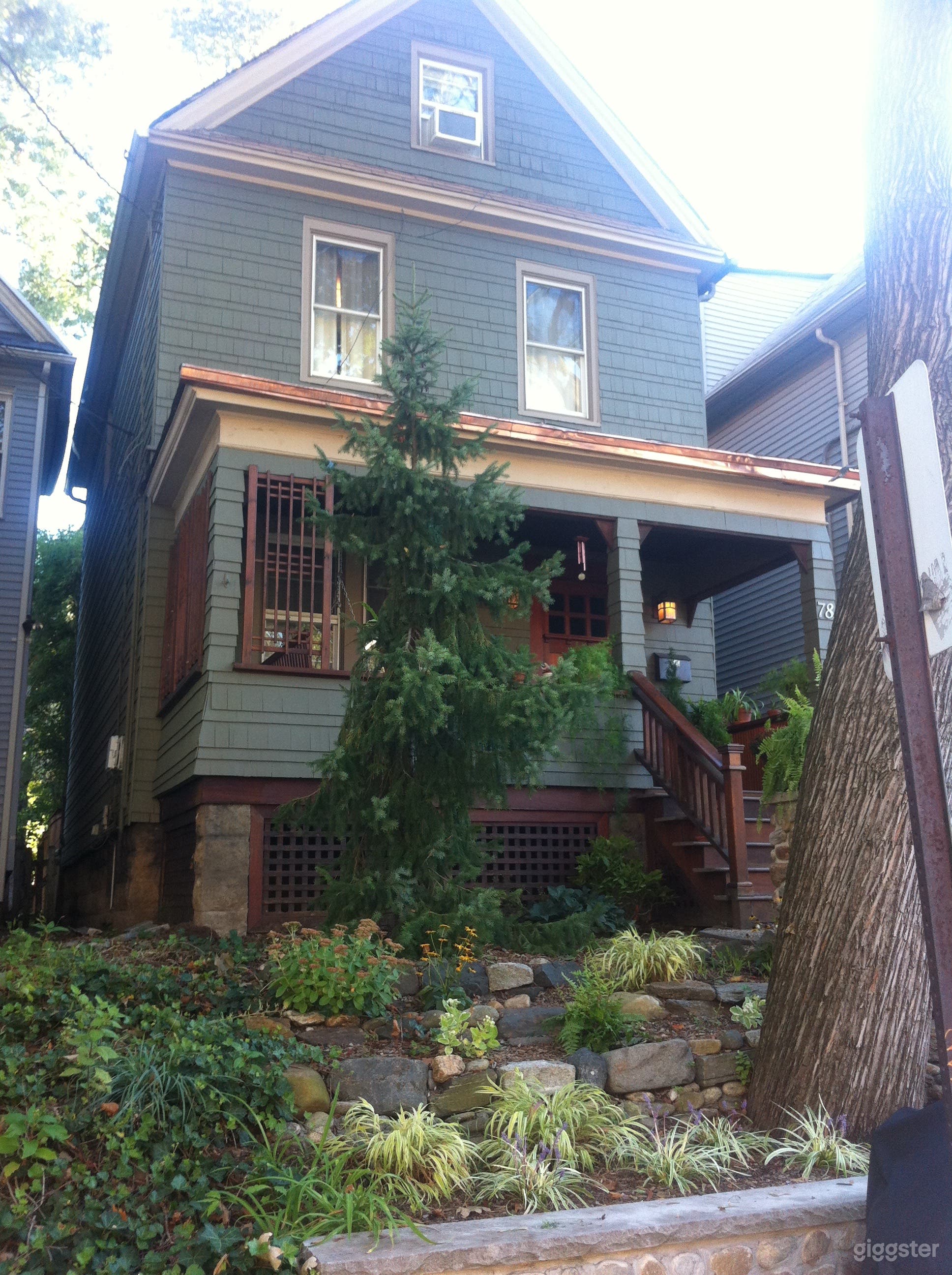 NJ Century Old Charming Craftsman Home close to NYC Photo 1