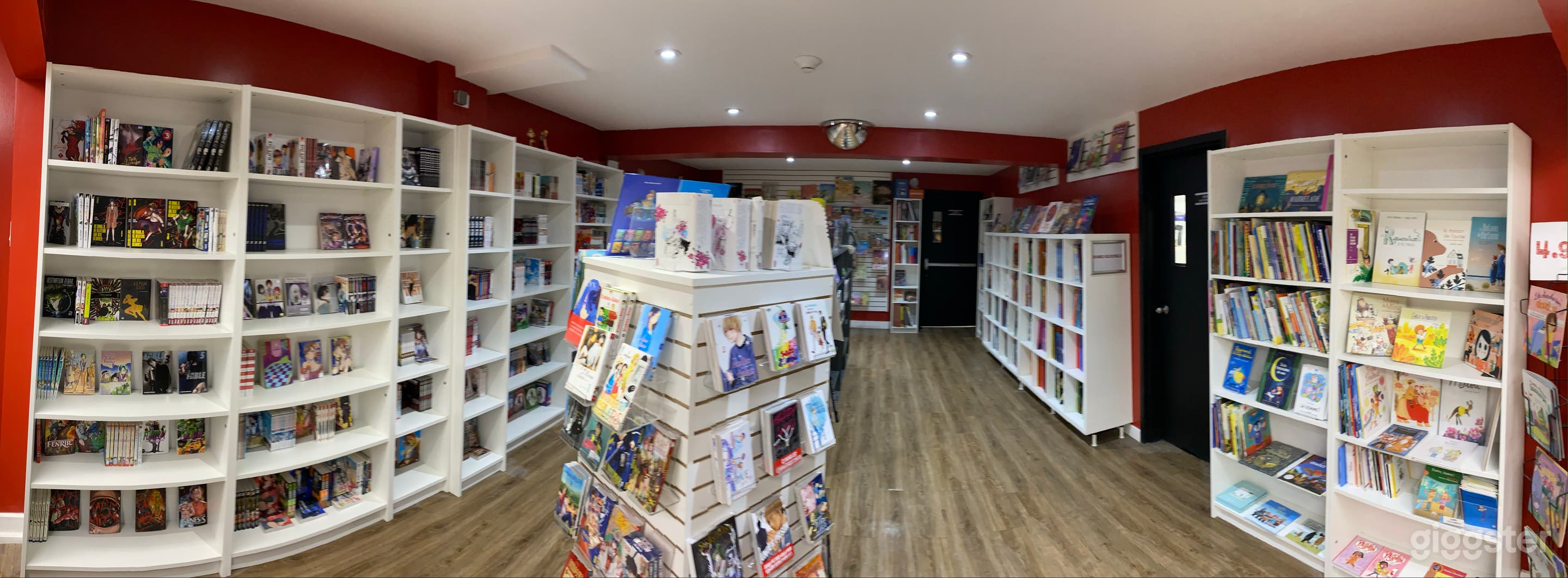 Modern bright Graphic novel Bookstore Photo 2