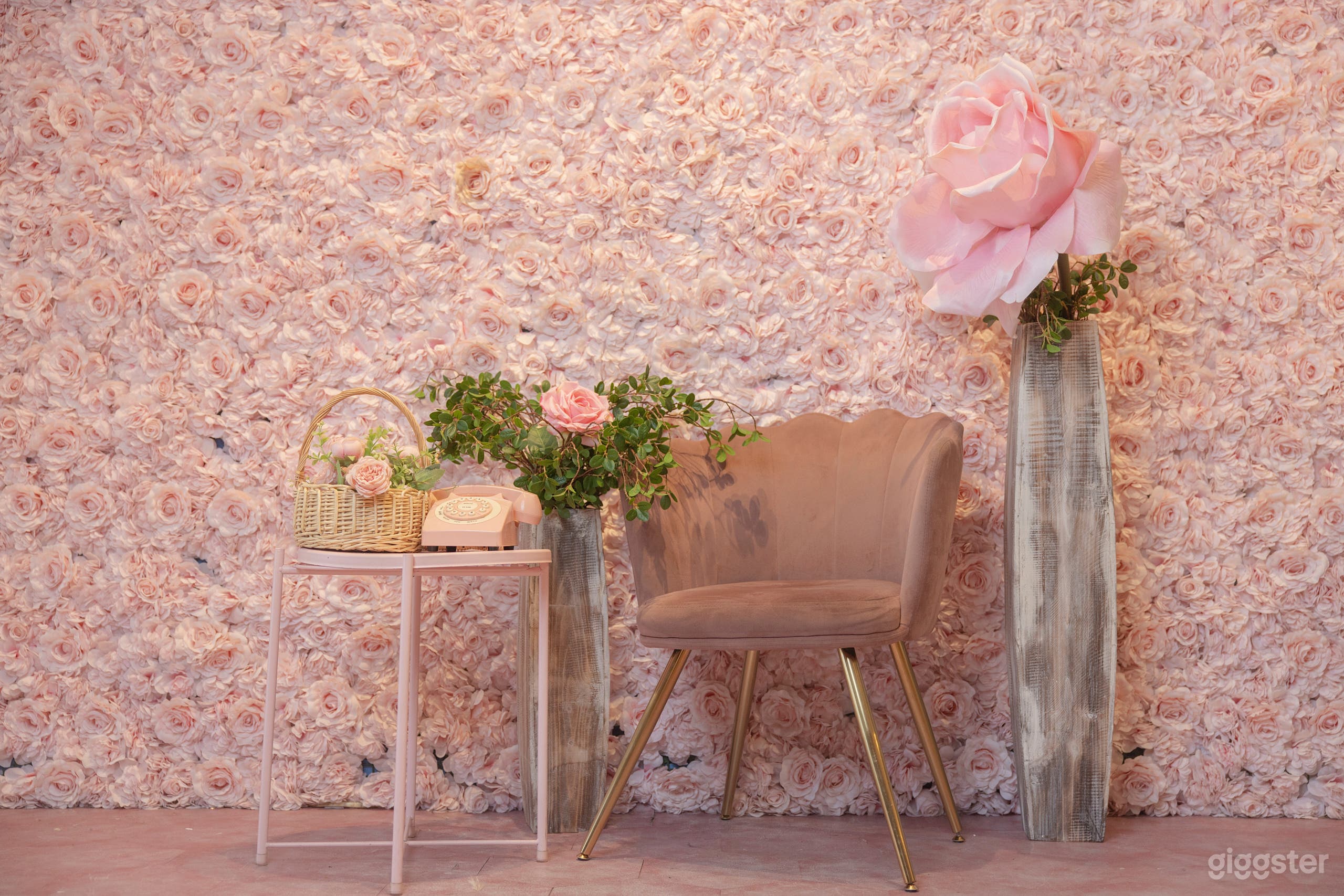 EVERYTHING YOU NEED IN ONE SPACE. FREE LIGHTING EQ Photo 4