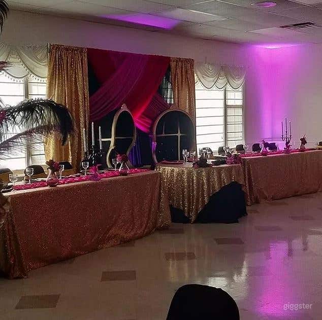 Idyllic Indoor Event Space Photo 2