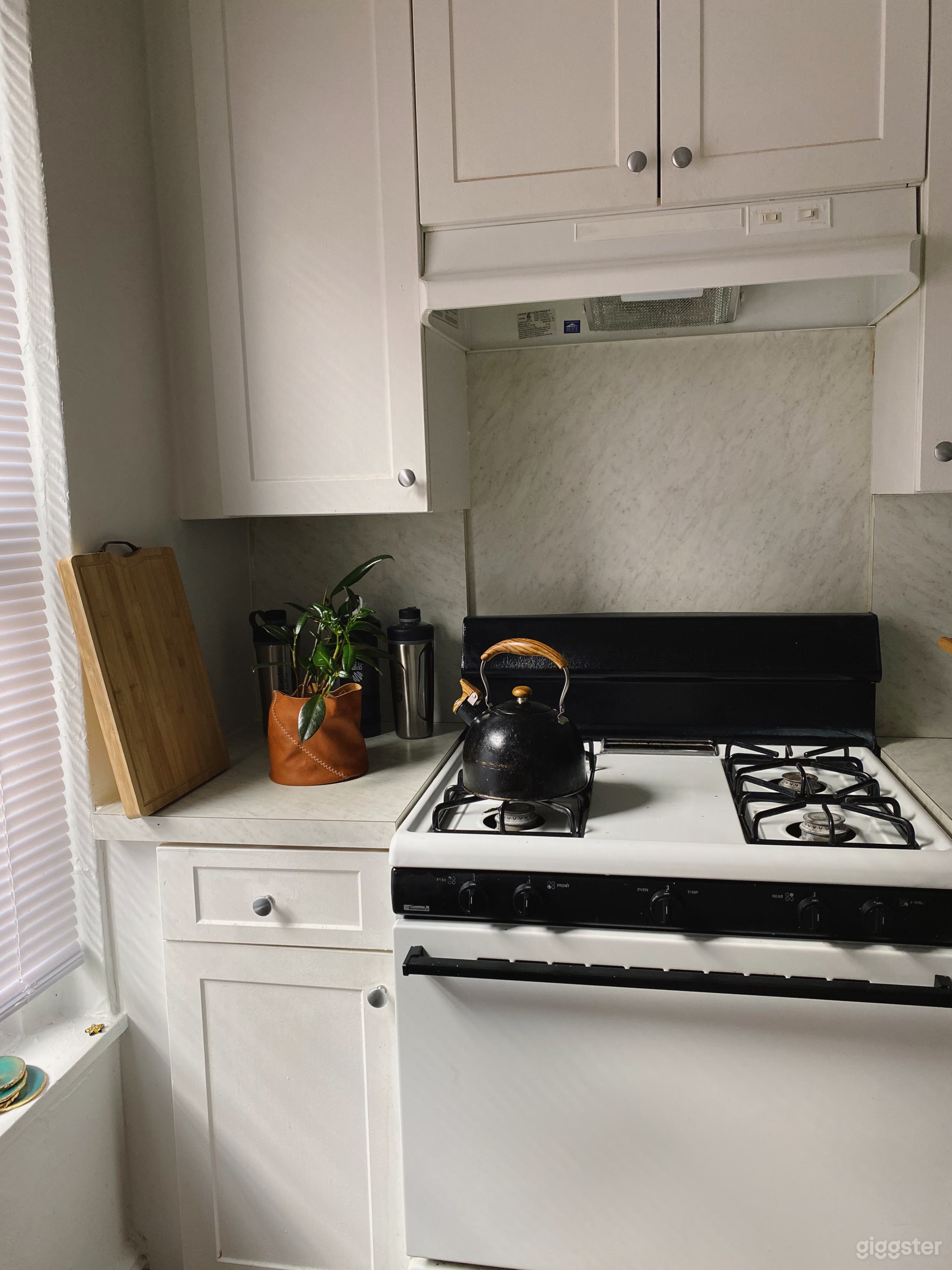 vintage new york city apartment Photo 4