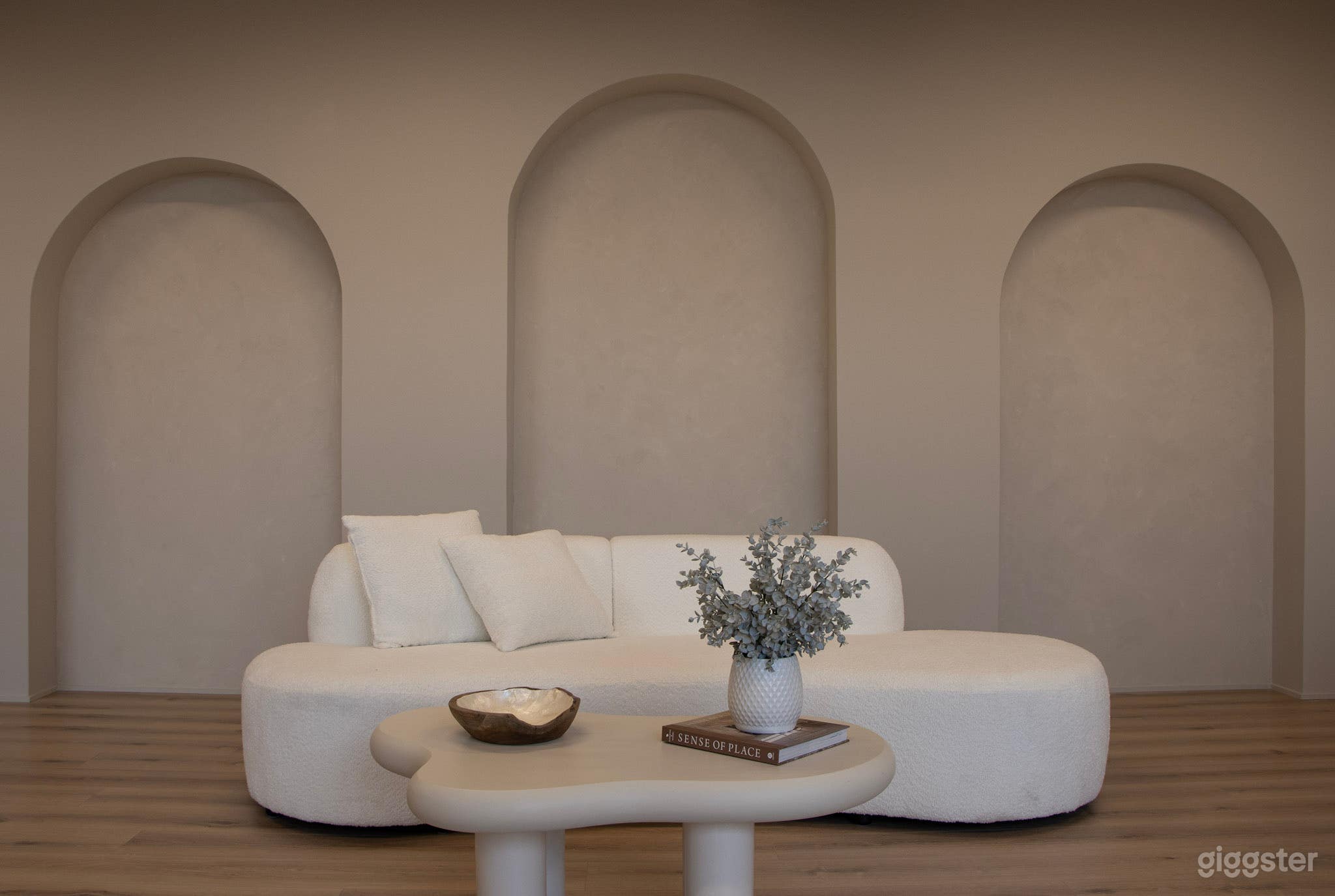 Contemporary Content/Event/Meeting Space in Nepean Photo 1