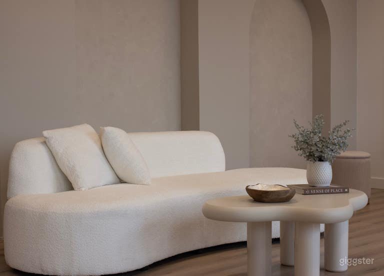  Contemporary Content/Event/Meeting Space in Nepean 