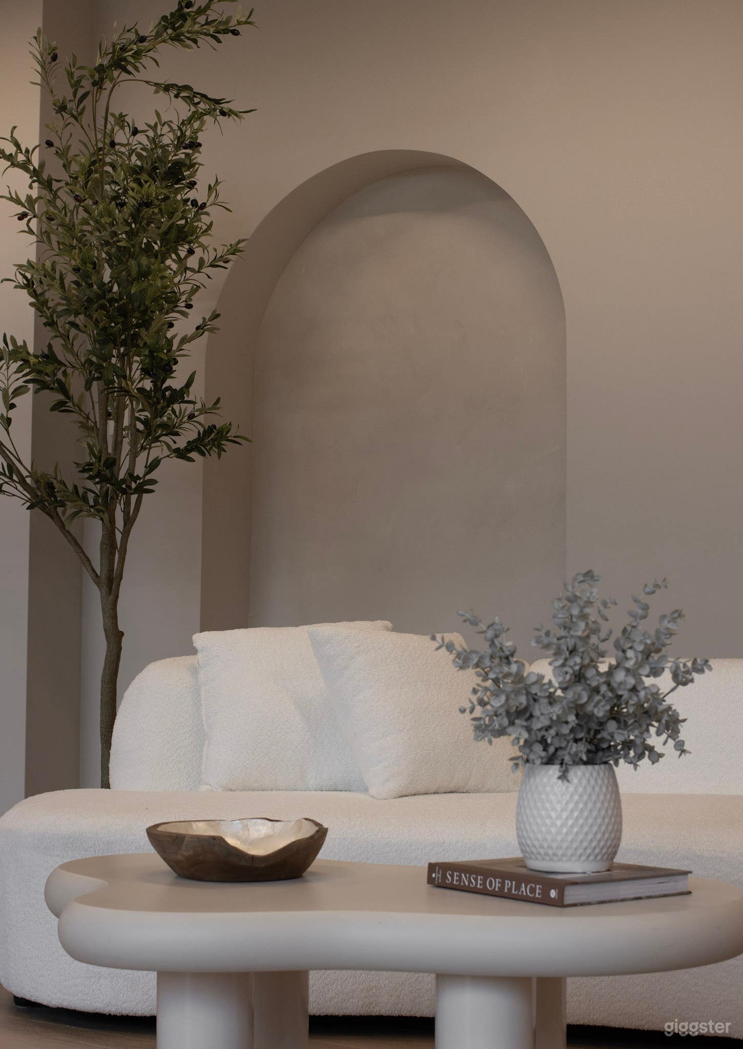 Contemporary Content/Event/Meeting Space in Nepean Photo 3