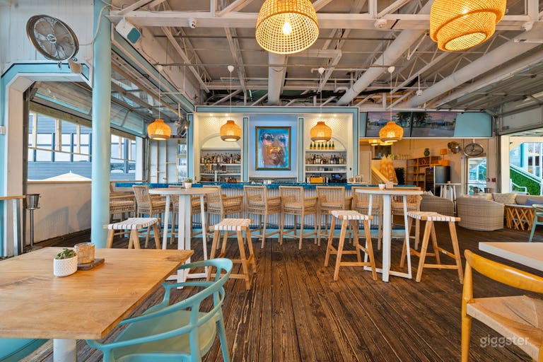  Unique Indoor/Outdoor restaurant 