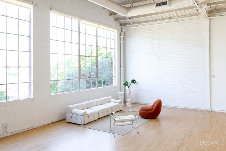  Blank Canvas Event Studio full of Natural Light 