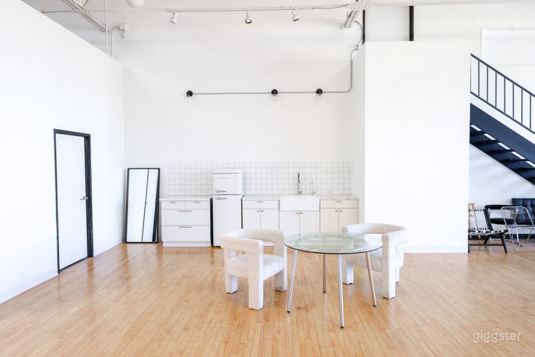  Blank Canvas Event Studio full of Natural Light 