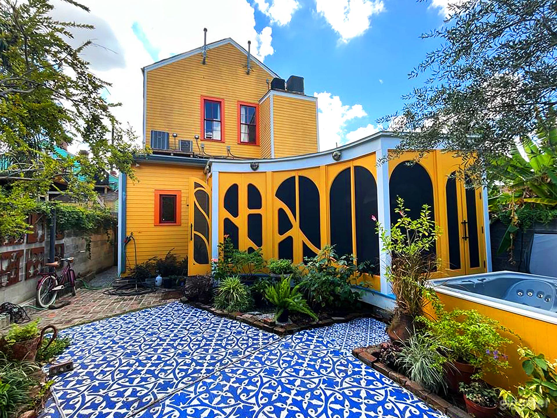 Unique and eclectic wedding venue Photo 1