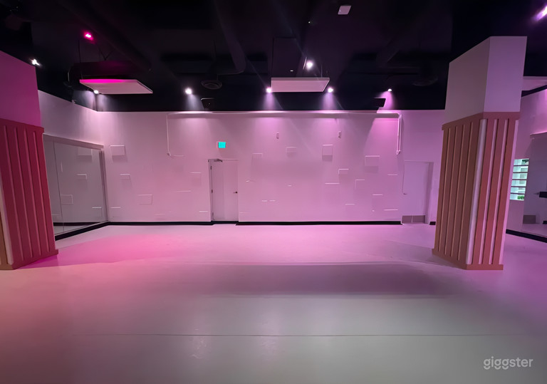  High-End West Hollywood Dance Studio with Lights and Sound 