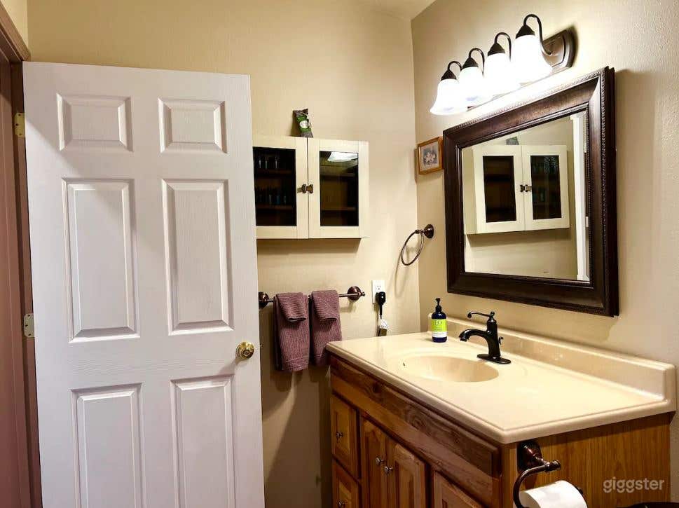 Lovely 2-BR Apartment in Hot SpringS, MT Photo 4