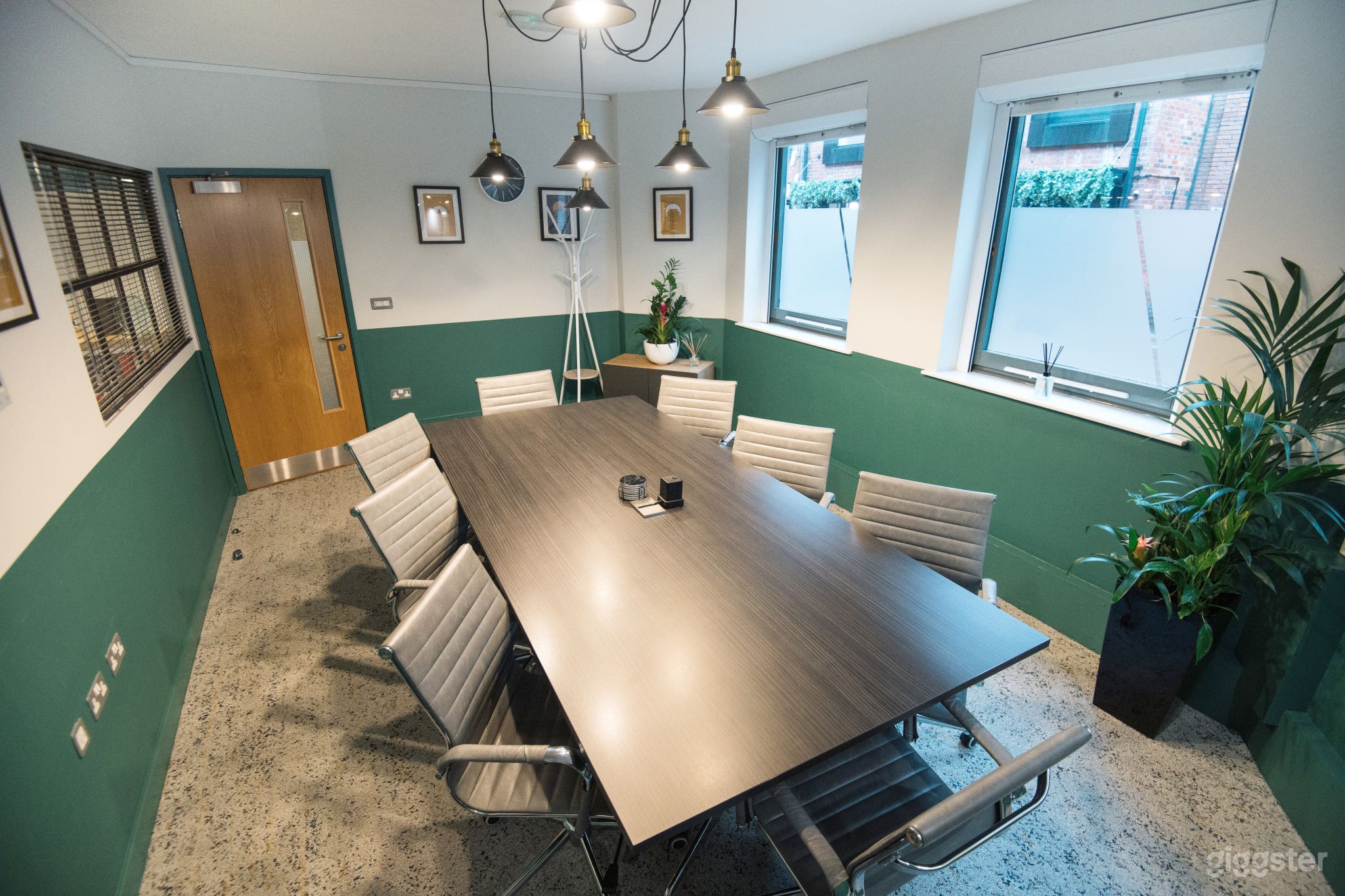 Headrow Suite Photo 2