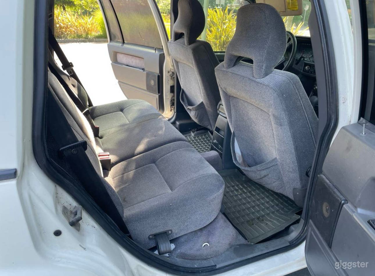 1994 Volvo 940 Turbo Wagon, Stock Photo 4