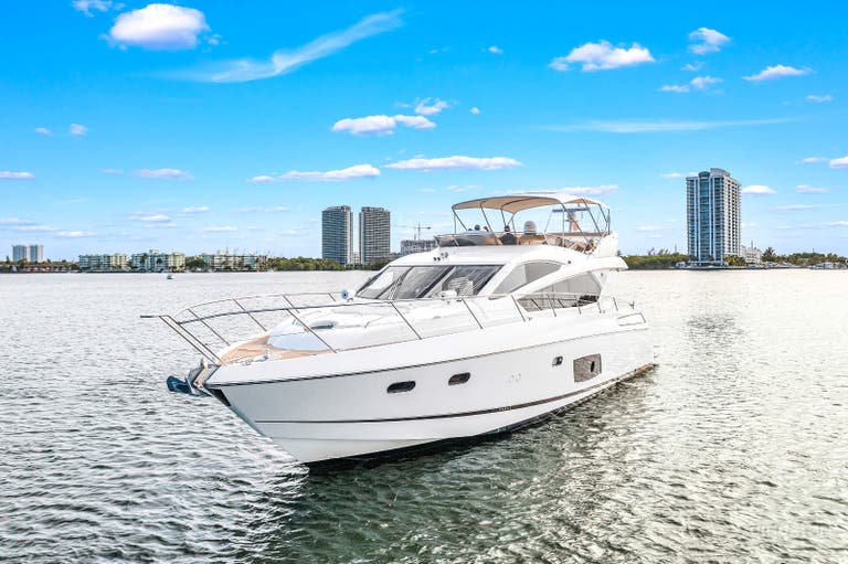  70&#x27; Sunseeker Manhattan- spacious and luxurious 