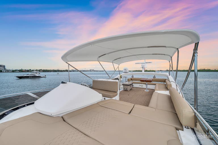  70&#x27; Sunseeker Manhattan- flybridge bow 