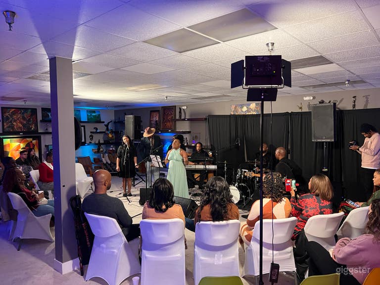  Carpeted Classy Gallery  